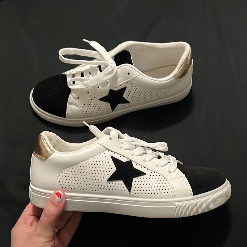 Outwoods Tennis shoes